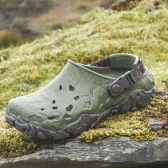 CROCS All-Terrain Atlas Clogs - Army Green / Espresso - Picture 9 of 11